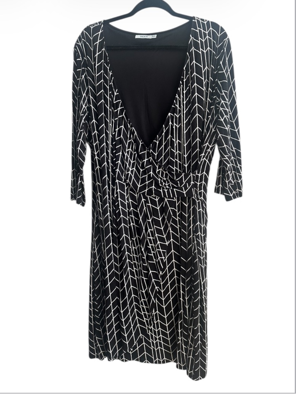 RICKI”S Black & White Geometric Wrap Dress!!!  Size XL